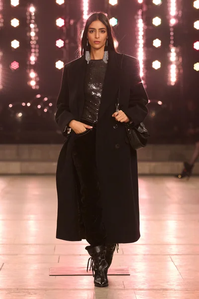Look 30